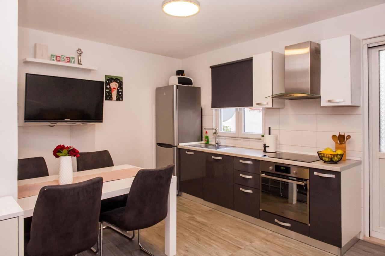 Miki - City Center Apartment With Large Balcony Split Exterior foto